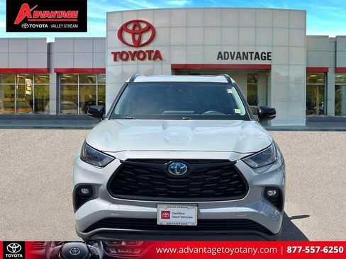 Certified 2024 Toyota Highlander XLE AWD/4WD image 2