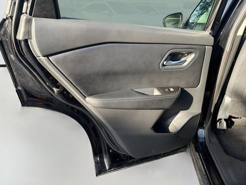 Used 2025 Nissan Rogue SV AWD/4WD image 25