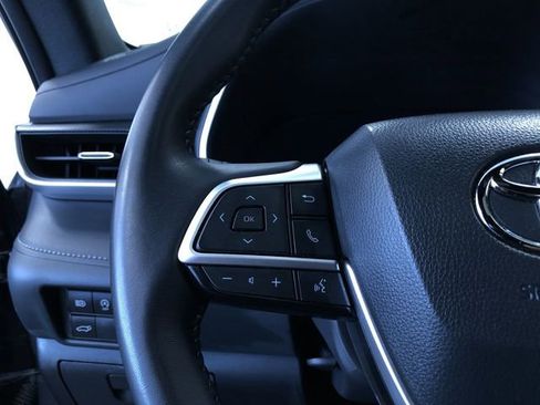 Certified 2025 Toyota Highlander XSE AWD/4WD image 17