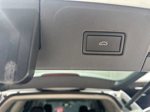 Used 2023 Volkswagen Atlas SE FWD image 40