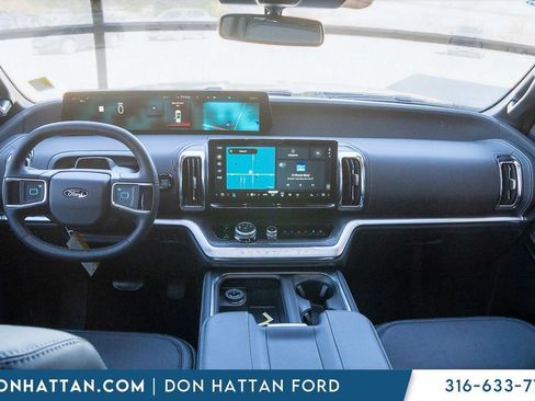 New 2026 Ford Expedition Platinum w/ Stealth Appearance Package AWD/4WD image 4