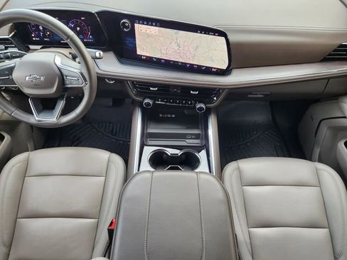 Used 2025 Chevrolet Tahoe Z71 w/ Comfort Package image 28