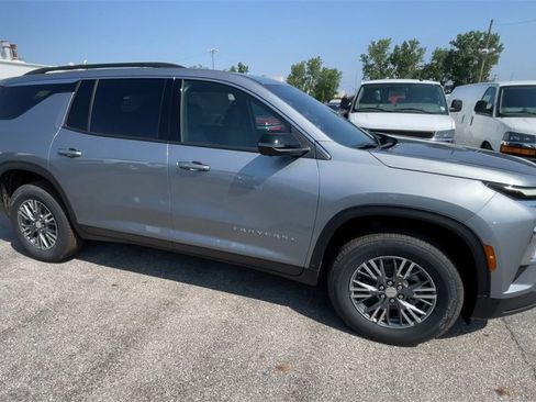 New 2026 Chevrolet Traverse LT w/ Driver Confidence Package image 3