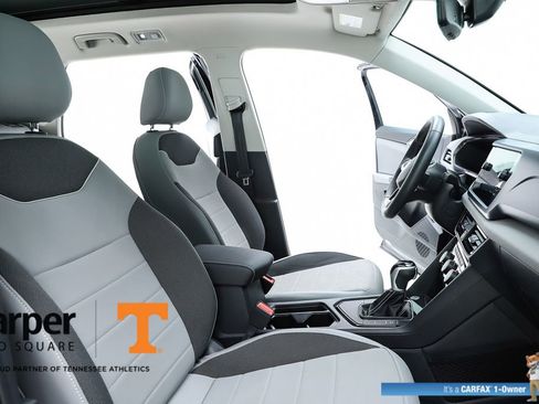 Used 2023 Volkswagen Taos SE w/ Panoramic Sunroof Package FWD image 34