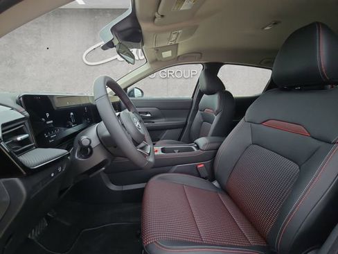 New 2026 Nissan Kicks SR FWD image 19