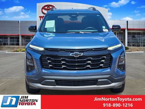Used 2025 Chevrolet Equinox LT w/ Safety and Technology Package AWD/4WD image 2