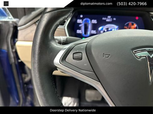 Used 2016 Tesla Model X 90D image 33