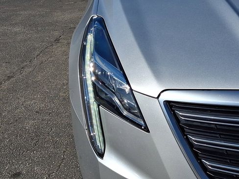 Used 2019 Cadillac XTS Luxury image 10