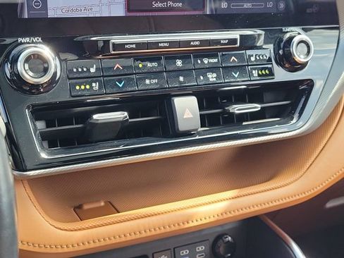 Used 2022 Toyota Highlander Platinum FWD image 27