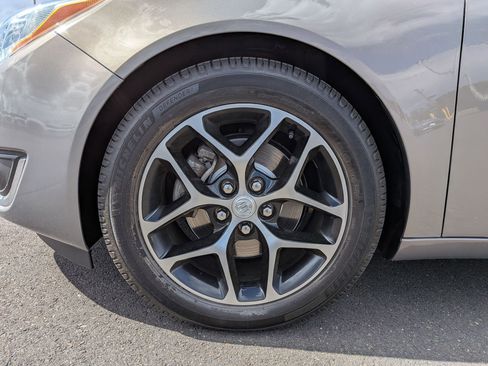 Certified 2017 Buick Regal Sport Touring FWD image 33