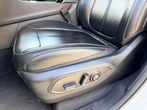 Used 2023 Jeep Grand Cherokee Limited AWD/4WD image 15