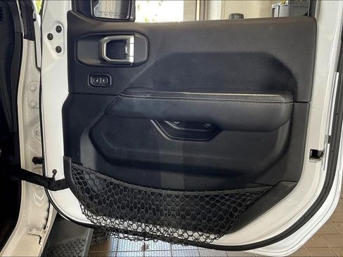 Used 2020 Jeep Wrangler Unlimited Sahara AWD/4WD image 20
