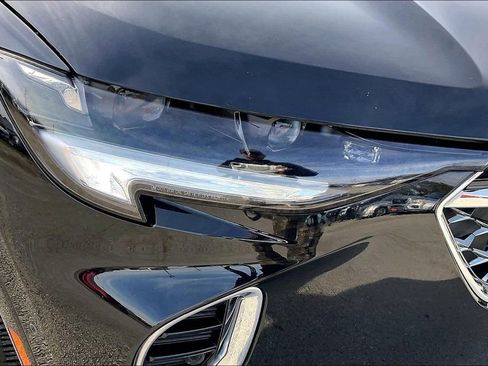 Used 2023 Buick Envision Avenir image 32