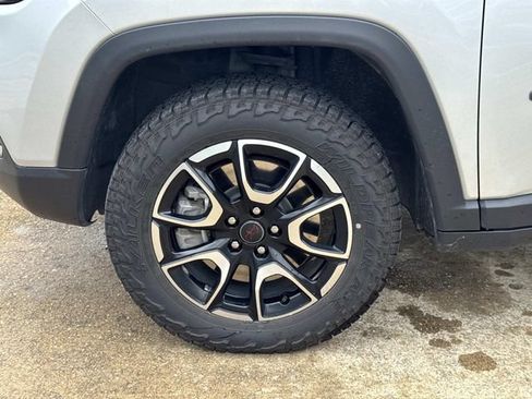 Used 2025 Jeep Compass Trailhawk AWD/4WD image 5