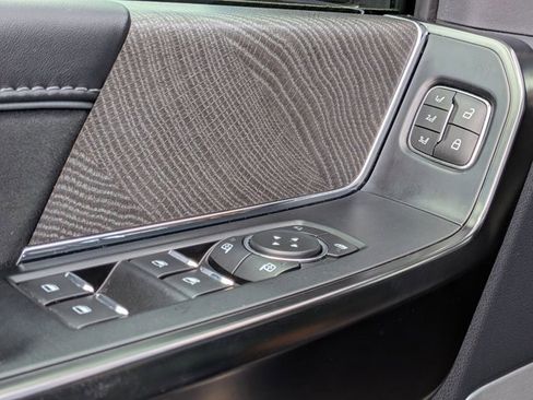 Used 2022 Ford F150 Platinum w/ Equipment Group 701A High image 4