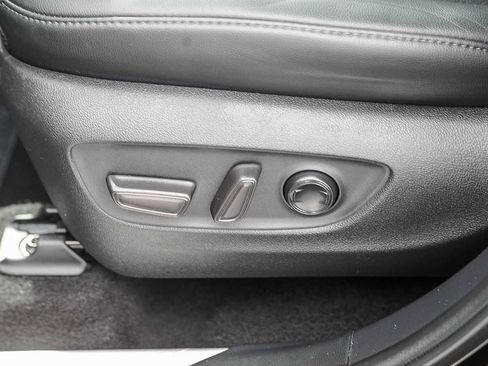 Used 2022 Toyota Highlander Platinum FWD image 19