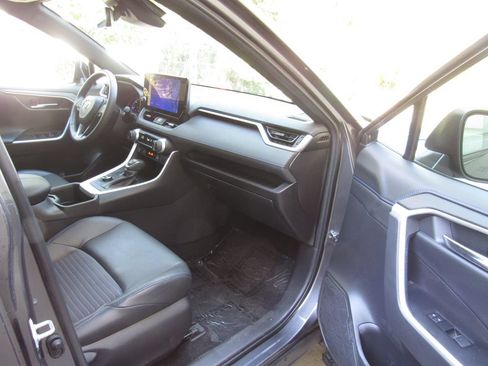 Used 2024 Toyota RAV4 XSE w/ Weather Package AWD/4WD image 18