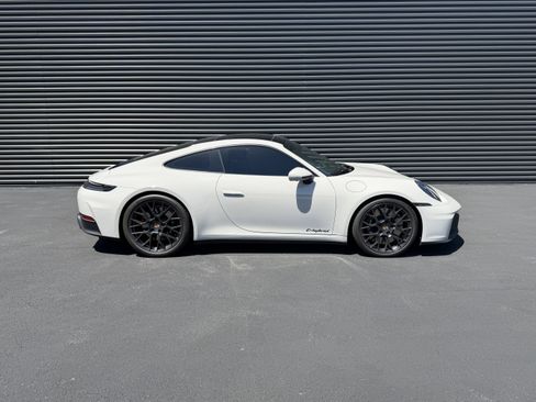 Used 2026 Porsche 911 Carrera 4 GTS AWD/4WD image 8