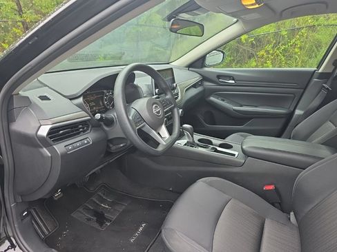 Certified 2025 Nissan Altima 2.5 SV FWD image 11