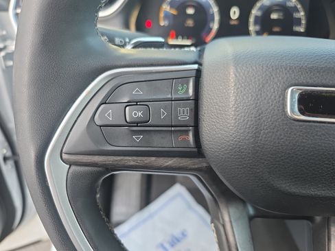 Used 2024 Jeep Grand Cherokee L Limited w/ Luxury Tech Group II image 20