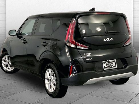 Used 2025 Kia Soul LX w/ LX Technology Package FWD image 11