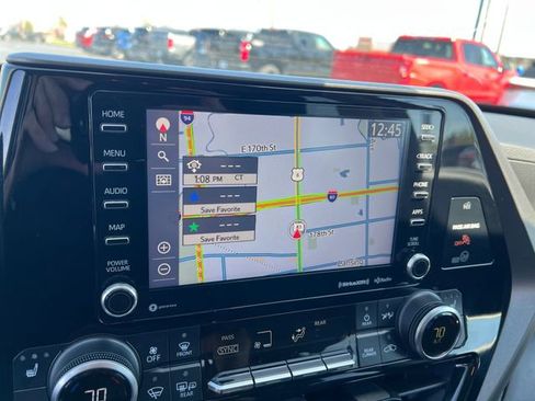 Used 2021 Toyota Highlander XLE image 34