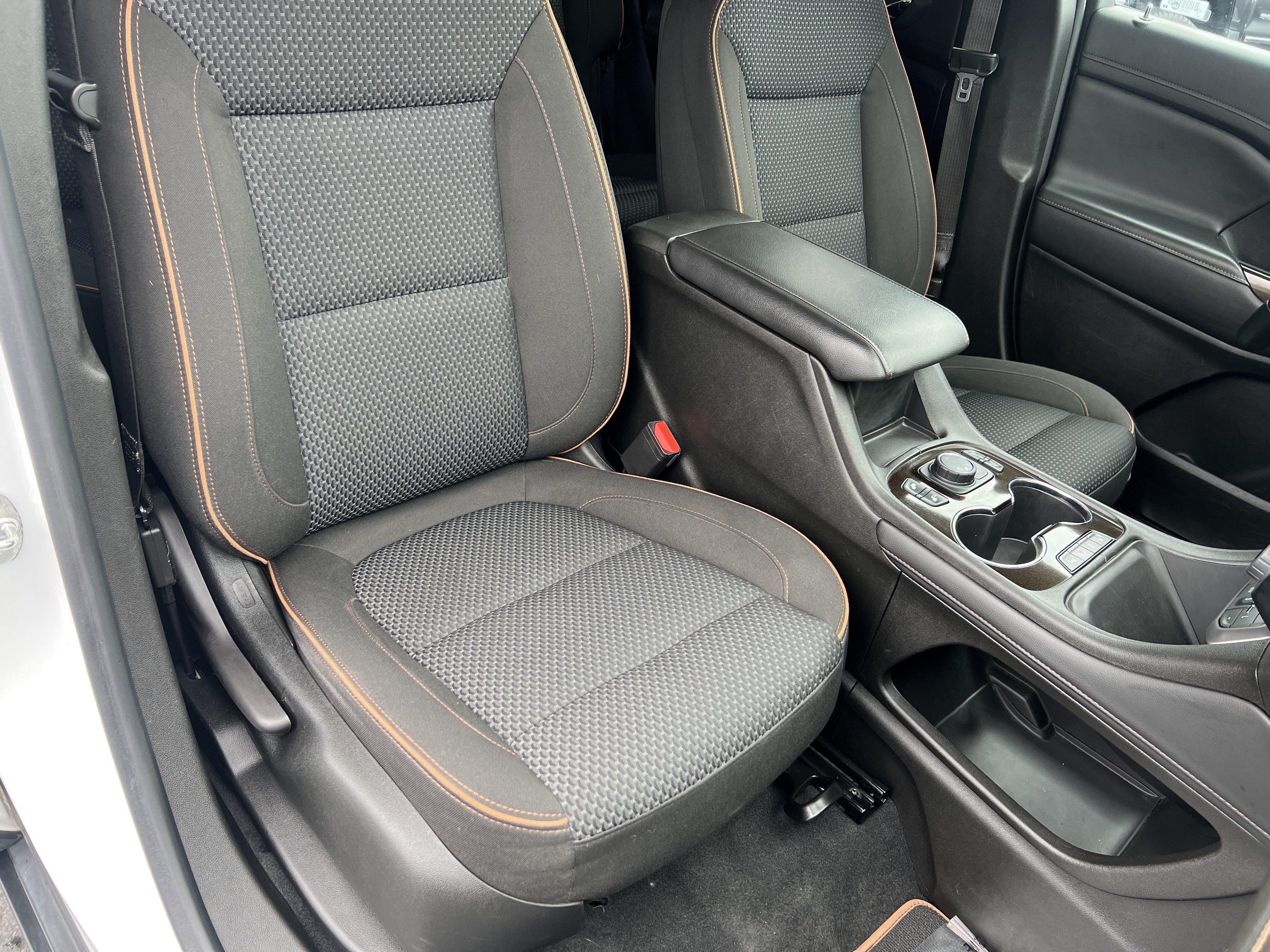 Used 2023 GMC Acadia AT4 AWD/4WD image 28