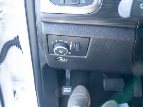 Certified 2021 Jeep Grand Cherokee Laredo X image 23