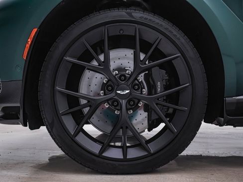 Used 2025 Aston Martin DBX 707 image 13