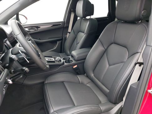 New 2026 Porsche Macan Turbo image 5