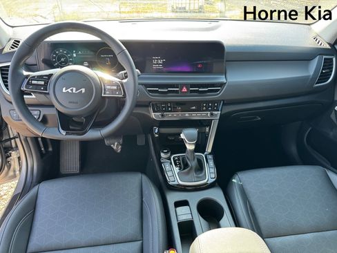 New 2026 Kia Seltos SX image 11