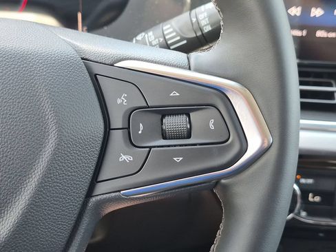 New 2026 Chevrolet Trax LT w/ LT Convenience Package FWD image 13