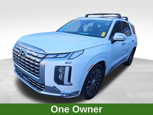 Used 2023 Hyundai Palisade Calligraphy w/ Winter Package image 3