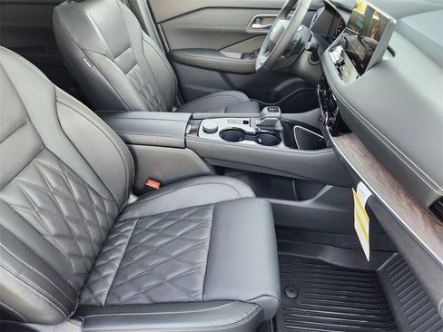 New 2026 Nissan Rogue Platinum w/ Platinum Premium Package image 10