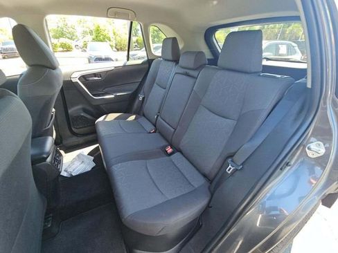 Used 2022 Toyota RAV4 XLE w/ Carpet Mat Package (TMS) AWD/4WD image 8