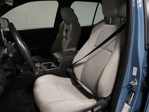 Used 2025 Toyota 4Runner SR5 AWD/4WD image 6