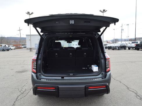 Used 2025 Nissan Armada PRO-4X AWD/4WD image 9