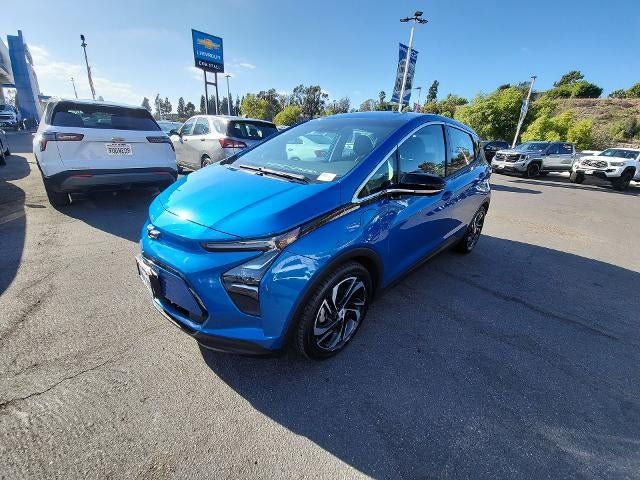 Used 2023 Chevrolet Bolt LT w/ Infotainment Package FWD image 4