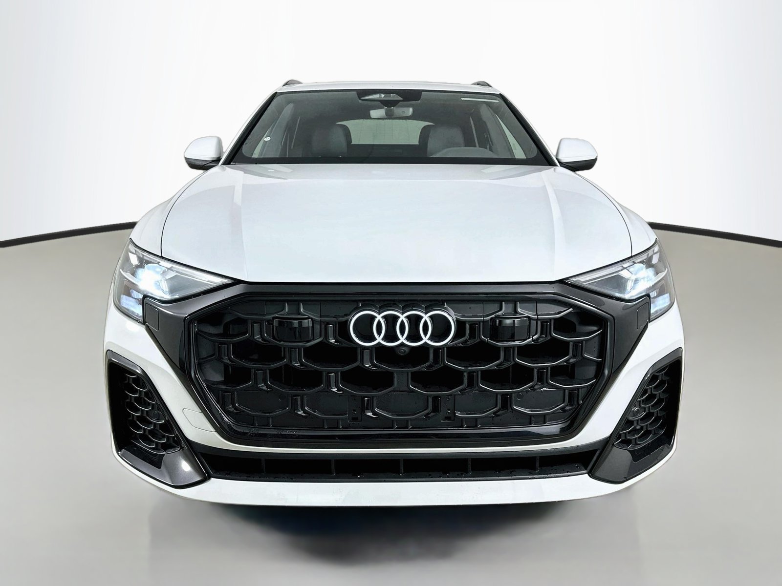 New 2027 Audi Q8 Premium Plus AWD/4WD image 2