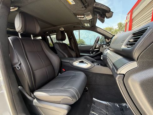 Used 2023 Mercedes-Benz GLS 580 4MATIC image 30