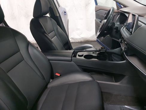 Used 2023 Nissan Rogue SV w/ SV Premium B Package image 10