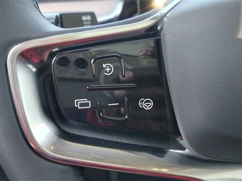 New 2025 Volvo EX90 Ultra image 15