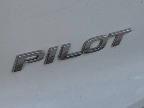 Used 2018 Honda Pilot EX-L image 11