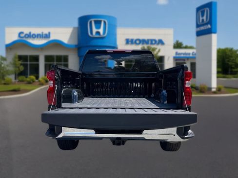 Used 2025 Chevrolet Silverado 1500 LT AWD/4WD image 39