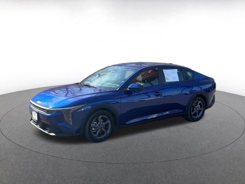 Used 2025 Kia K4 LXS image 8