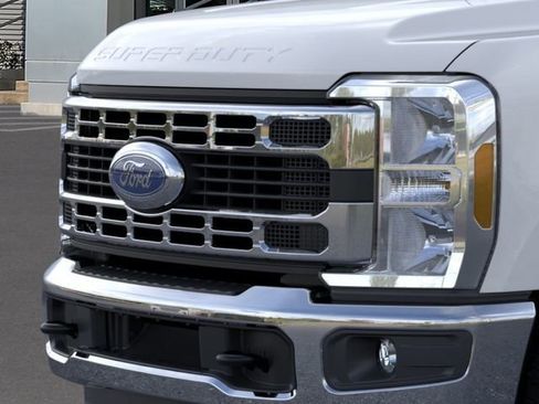 New 2026 Ford F350 XL w/ XL Chrome Package image 17