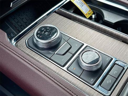 Certified 2022 Ford Expedition Limited image 15