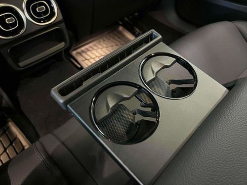 Used 2024 Mercedes-Benz C 300 4MATIC Sedan image 11