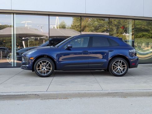 Certified 2026 Porsche Macan AWD/4WD image 2