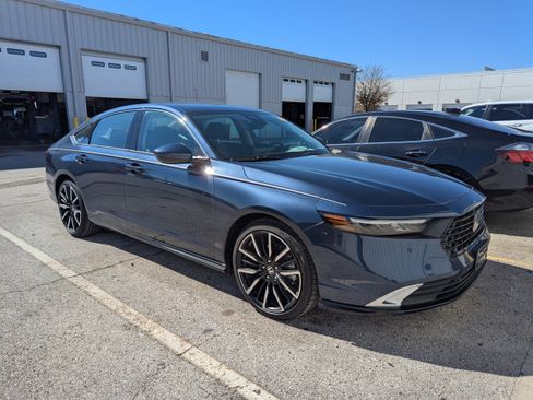 Certified 2025 Honda Accord Touring image 3